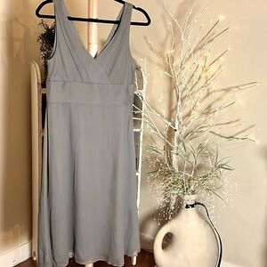 J. Crew 100% Silk. Beautiful silk gray sleeveless dress. Fully lined.